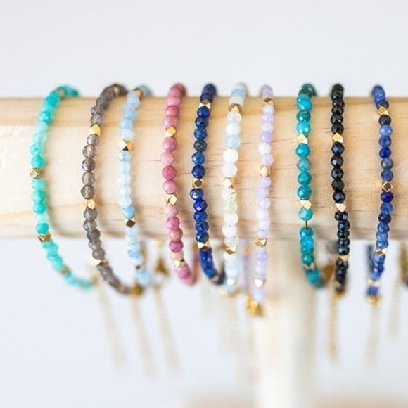 Bracelet BEAUTIFUL Vibrant color gemstone beaded bracelet Amazonite gift for her - Picture 9 of 12